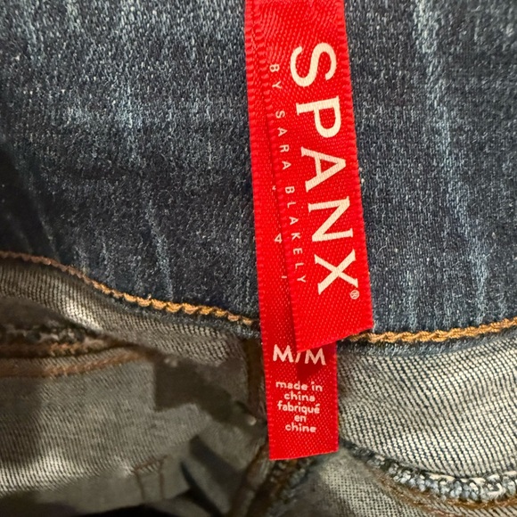 Spanx Distressed Denim Legging Jeans Medium Wash Size Medium New with Tags - Picture 5 of 5